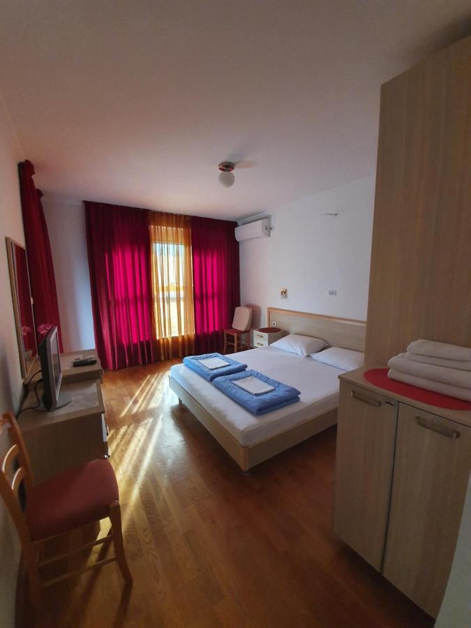Apartments Boreta Budva Bagian luar foto