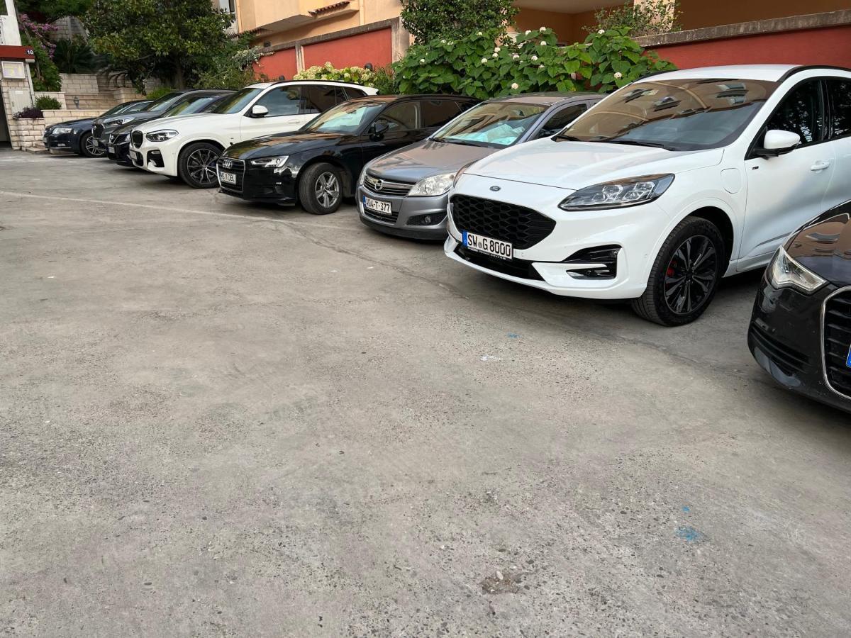 Apartments Boreta Budva Bagian luar foto